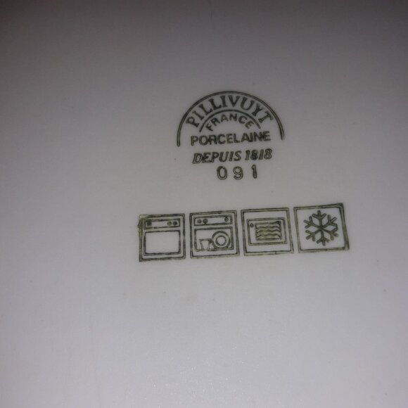 Two Pillivuyt French Porcelain Culinaire White Round Casseroles with Lids - Picture 10 of 14